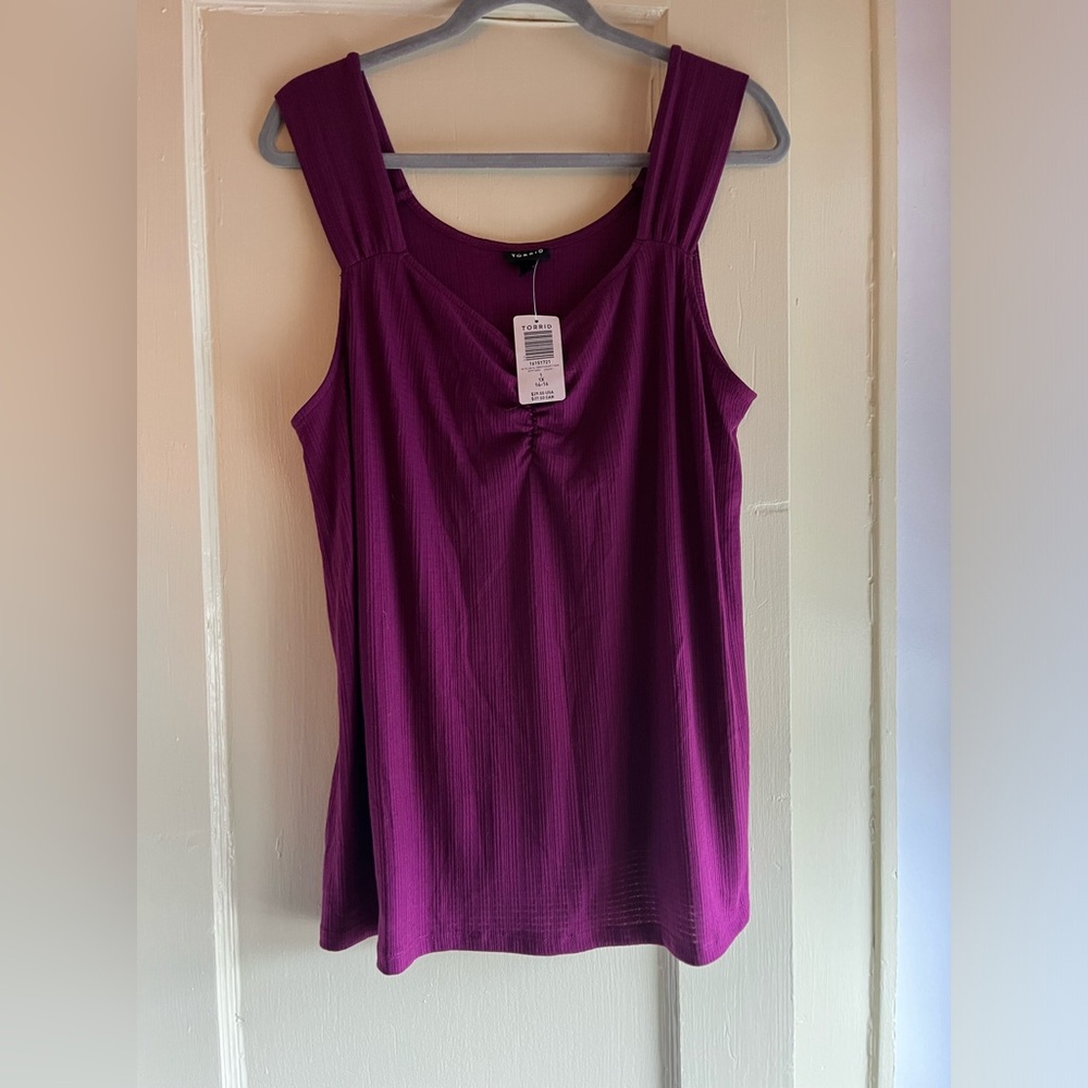 Torrid tank, size 1 (14-16W)